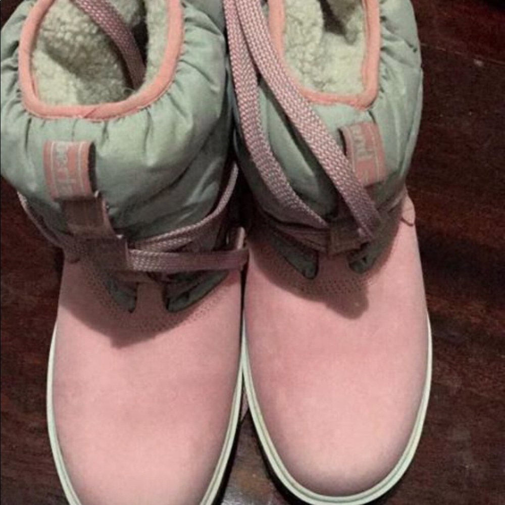 Timberland brand fleece lined boots